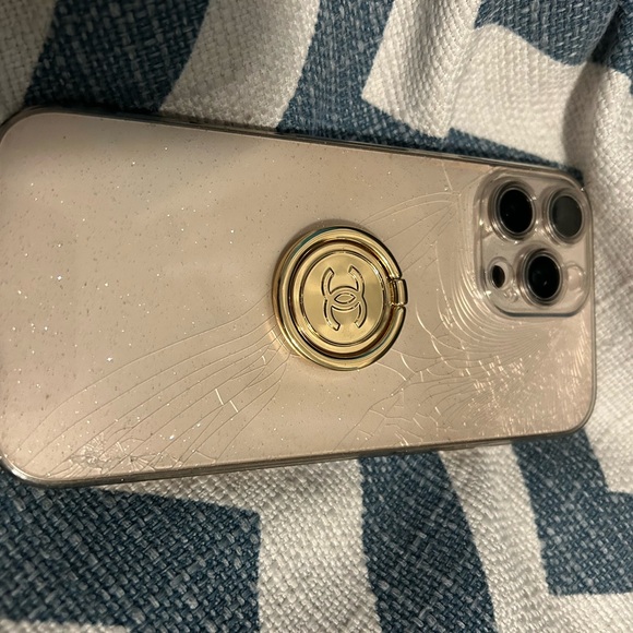 CHANEL Gold Logo phone holder - Picture 3 of 4